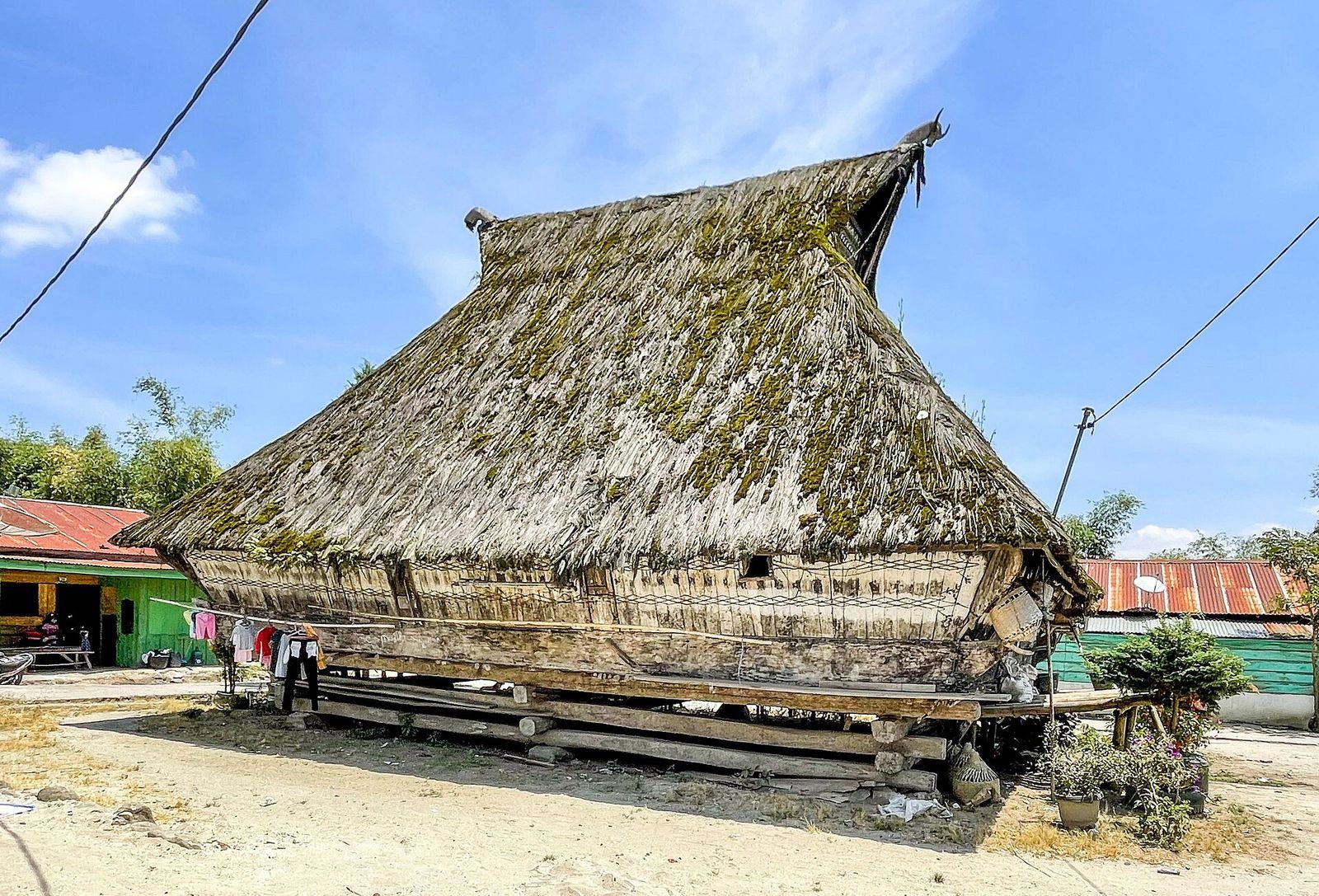 Rumah adat Siwaluh Jabu di Desa Dokan